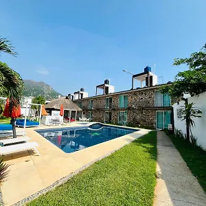 Stone Hotel Acapulco
