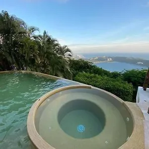 La Chiquita Del Mar *