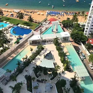 Con Piscina Frente Al Mar En Acapulco