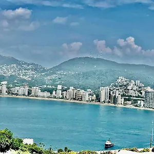 Hermosa Vista A La Bahia *