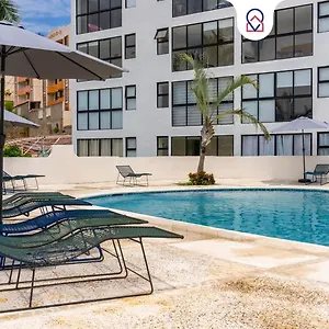 Retreat With Bay Views & Amenities