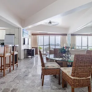 Great Beachfront Condo,11th Floor, Great View! Apartamento Acapulco