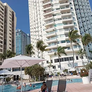 Ocean Pacific Apartamento *